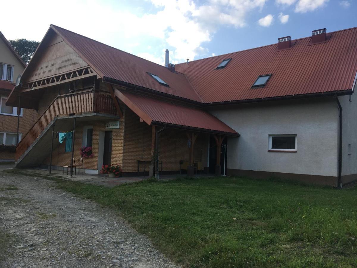 Appartement Dom Mlodziezowy W Polanie à Serednie Male Extérieur photo