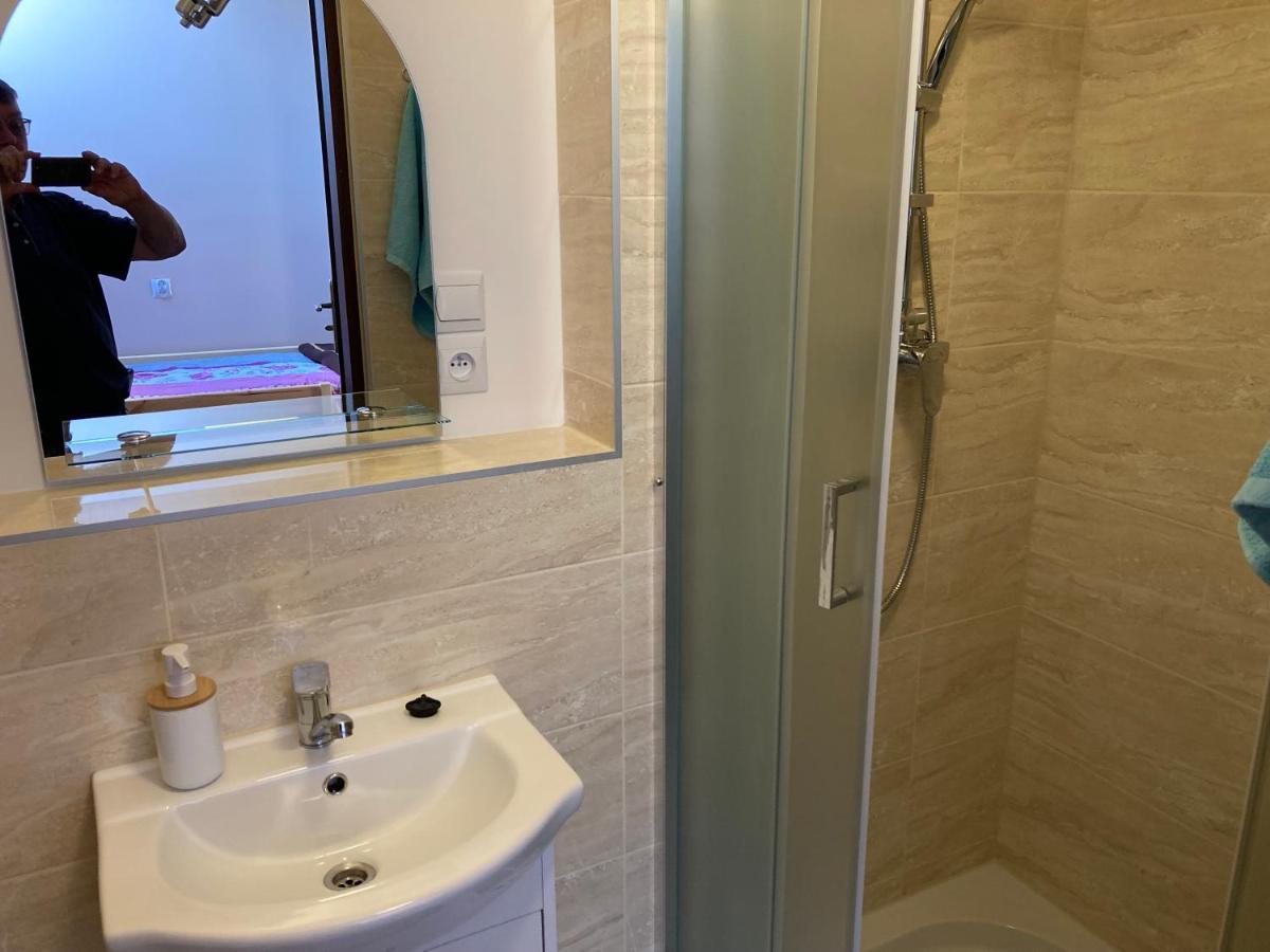 Appartement Dom Mlodziezowy W Polanie à Serednie Male Extérieur photo